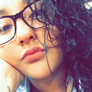 Meet your Posher, Joelynn